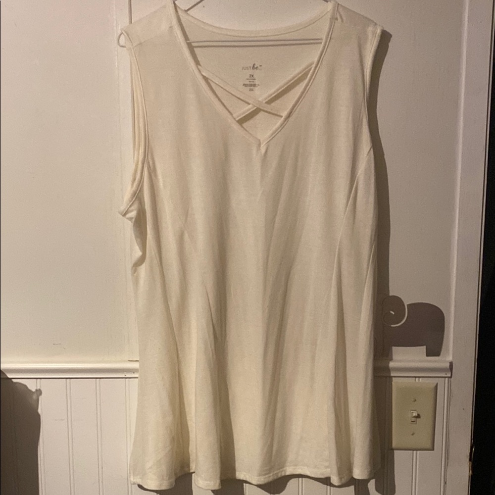 Ava & Viv Cream V-Neck Tank Top